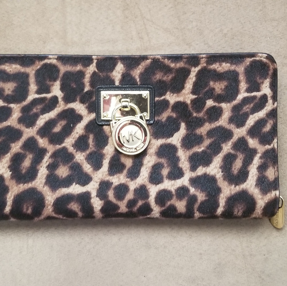 Michael Kors Leopard Print wallet